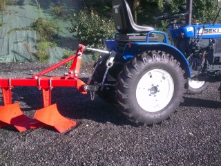 CHARRUE A PLANCHE NEUVE