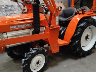 KUBOTA B1600 AVEC CHARGEUR 